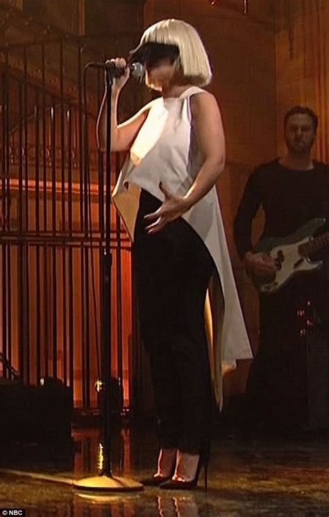 Sia Takes To The Stage In Bizarre Visor To Perform Elastic Heart