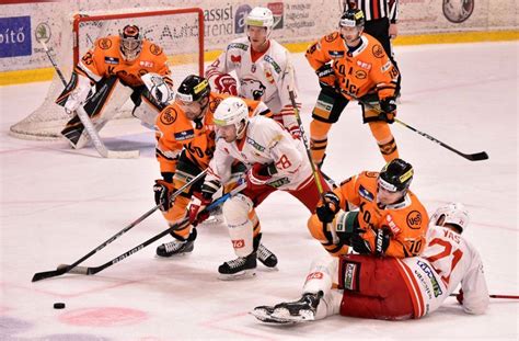 Dvtk jegesmedvék is a hungarian ice hockey team that currently plays in the ob i bajnokság and in the slovak extraliga. DVTK Jegesmedvék - HC Košice Mérkőzések - DVTK