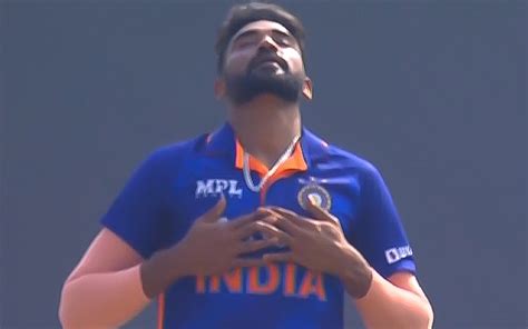 Ban Vs Ind Mohammed Siraj Imitates Cristiano Ronaldo S Celebration After Cleaning Up Litton Das
