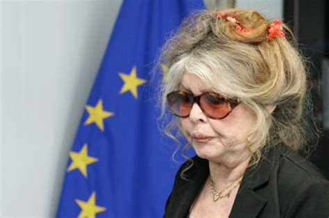 Brigitte Bardot Threatens To Seek Russian Passport In Protest Over France’s Treatment Of Two