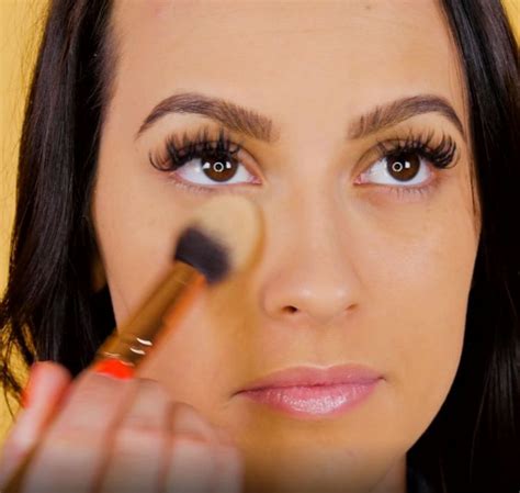 6 Tips To Follow To Stop Your Concealer From Creasing