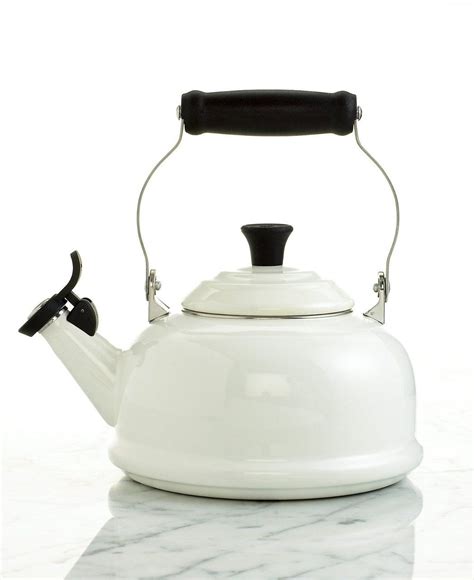 Le Creuset Classic 175 Qt Whistling Kettle White 7995 Chaleira