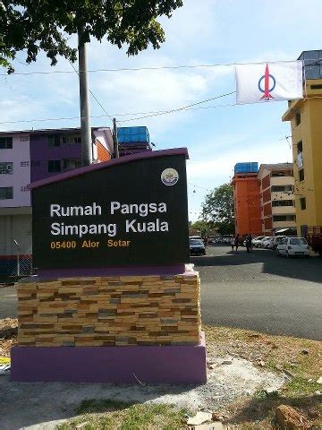 ڤڠساڤوري، اڤارتمنت‎‎) merupakan unit perumahan lengkap diri (sejenis harta tanah tempat tinggal yang merangkumi hanya sebahagian daripada bangunan. Rumah Pangsa Simpang Kuala - Kota Setar