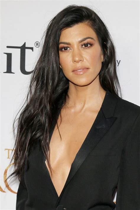 To get kourtney kardashian's hairstyle, part your hair down the center to begin.2. Kourtney Kardashian Wavy Dark Brown Long Layers, Side Part ...