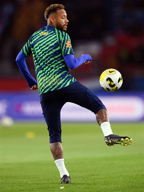 fifa world cup why neymar arrived late for brazil training rediff sports