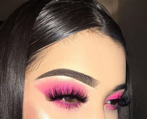 Pin By ᴷᴱᴸᴸᵞ ᵀᴬᴹᴬᵞᴼ On M A K E U P Pink Eye Makeup Makeup Pink Makeup