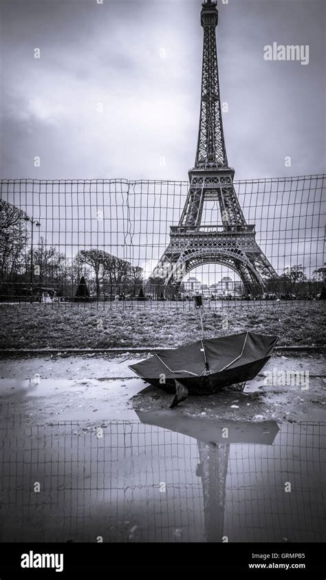 Paris Rain Eiffel Tower Hi Res Stock Photography And Images Alamy
