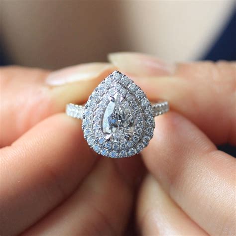 Teardrop Shaped Diamond Engagement Ring Know How Your 1 Carat Diamond