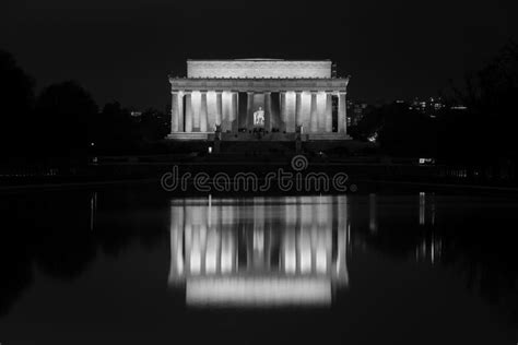 The Lincoln Memorial And Reflecting Pool At Night At The National Mall