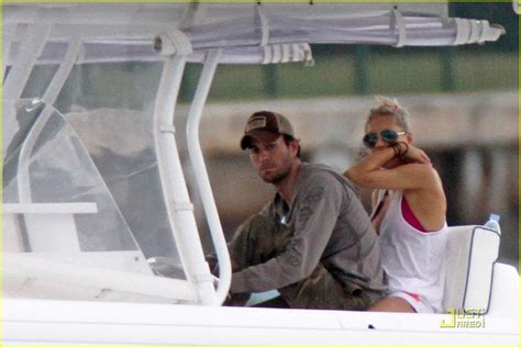 Enrique Iglesias Anna Kournikova Miami Boat Ride Photo 2548162