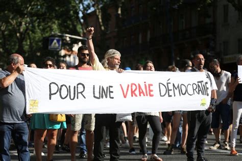 La France Démocratie Défaillante Mais Qui Serait Le Meilleur