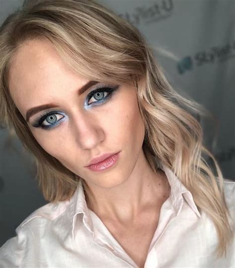As well as some other rather striking colors: 10 Chic Makeup Ideas for Women with Blonde Hair and Blue Eyes