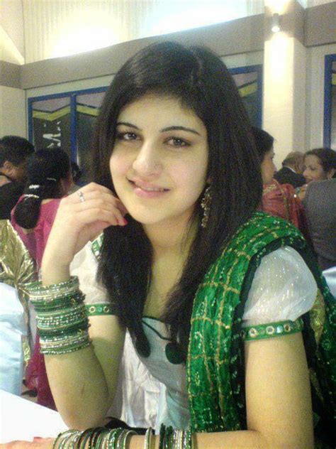 Simple Pakistani College Girls Pictures Best Girls