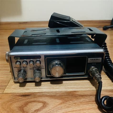 Euc Yaesu Memorizer Ft 227r Radio Transceiver With Mic And Bracket 144