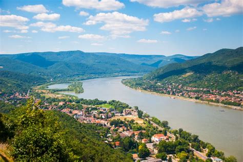 Duna is the hungarian name for the danube river. Turista Magazin - A Duna egyre jobb passzban van, de még ...