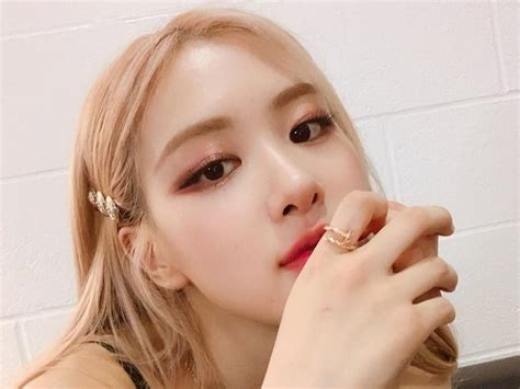 Detail Dandanan Rose Blackpink Yang Bisa Jadi Inspirasi Makeup Lebaran