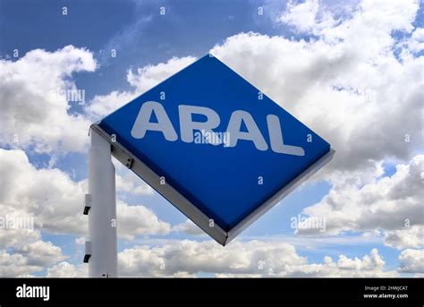 Aral Logo Stockfotos Und Bilder Kaufen Seite 2 Alamy