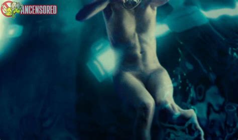Naked Milla Jovovich In Resident Evil Extinction