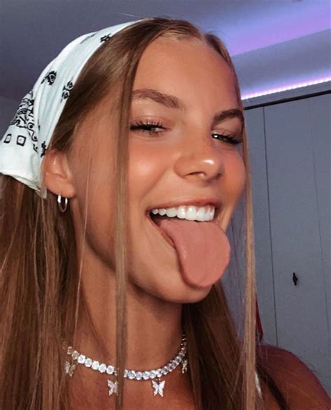 Long Tongue Girl Tongues Anna Banana Blonde Hair Looks Most Beautiful Gorgeous Looks Chic