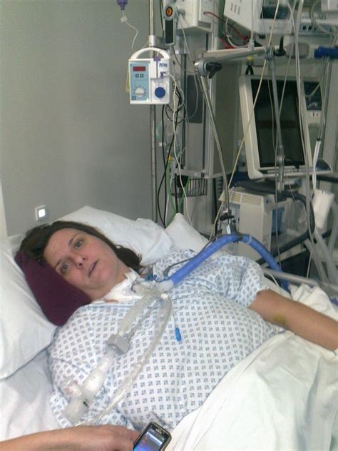 Woman Wakes Up Paralysed After Feeling A Crick In Her Neck Huffpost