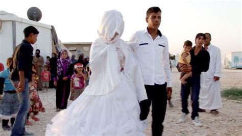 زواج القاصرات في حلب أحلام مسروقة وأكل عيش