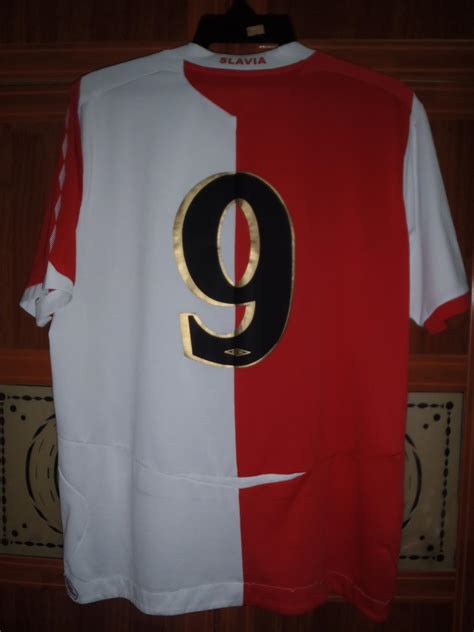 Slavia považuje za klíčovou otázku valné hromady fačr obnovení důvěryhodnosti. Slavia Praha Home football shirt 2007