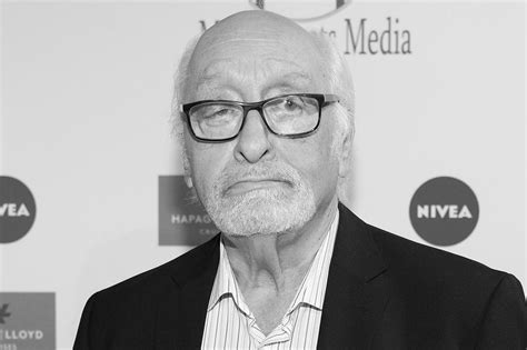 Mehr als ein halbes jahr nach seinem tod, bekam komiker karl dall nun endlich die bestattung, die er sich gewünscht hatte: Karl Dall (†): Details zu seiner Bestattung | GALA.de