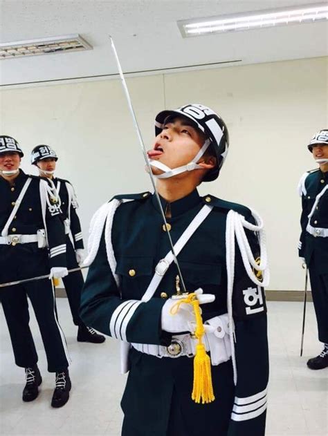 Psbattle South Korean Military Police With A Saber Rphotoshopbattles