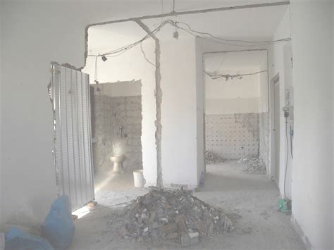 Caro architetto, da mie informazioni e richieste varie visto che abitualmente ristrutturo appartamenti, il costo medio a cagliari è di circa €250,00 mq per lavori eseguiti da ditte regolari in maniera dignitosa. Ristrutturazione Casa Roma Costo-Preventivo