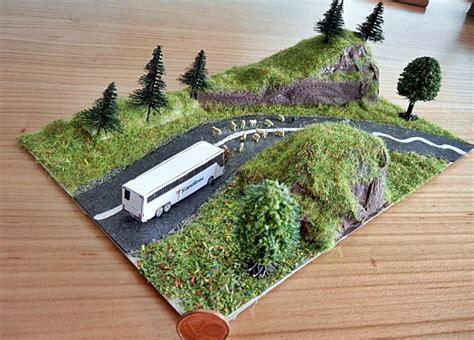 Fenster und tür sind von vollmer. Karton-Bus 1:250 freier Download im Diorama als ...