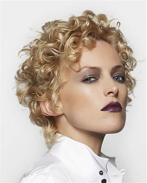 92 Unique Short Curly Hair With Layers For Oval Face Hairstyle And Dress