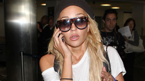 Amanda Bynes Placed On Psychiatric Hold After Roaming Streets Naked