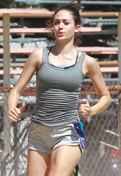 emmy rossum running scene in shameless look how hard her muscles are working i rolemodel her