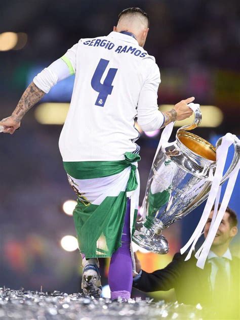 Sergio Ramos Holding Uefa Champions League Trophy Sergio Ramos Real