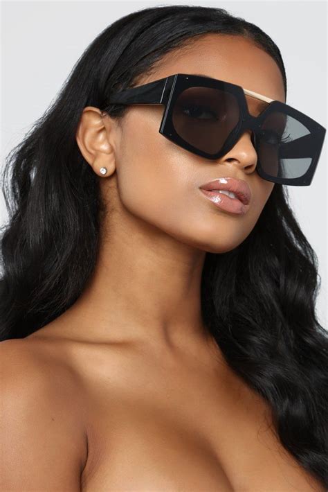 Hes On To You Sunglasses Black Black Women Fashion Sunglasses