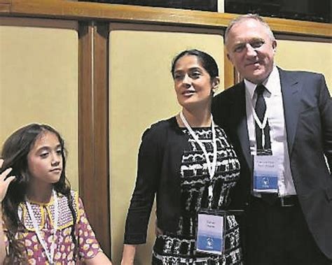 Salma hayek pinault, los angeles, california. Salma Hayek Family: Husband, Kids, Siblings, Parents - BHW