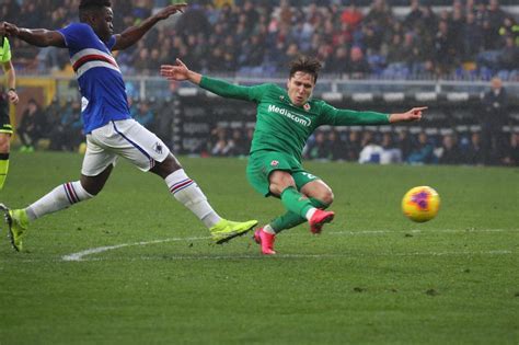 A sbloccare un match noioso nella prima mezz'ora è keita, risposta la fiorentina spinge ma la sampdoria passa con quagliarella, appena entrato dalla panchina. Il ciclone Fiorentina si abbatte sulla Sampdoria ...