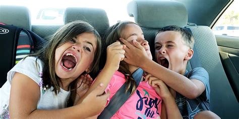 5 Ways for Parents to Deal with Sibling Rivalry - iMom