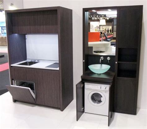 Polyvalente, elle comporte de nombreux rangements et peut s'adapter à ses dimensions optimales, vous permettent de l'intégrer partout : Maison-et-Objets-Cuisines-compact-design-Kitchoo-02.jpg (480×423) | Maison et objet, Maison ...