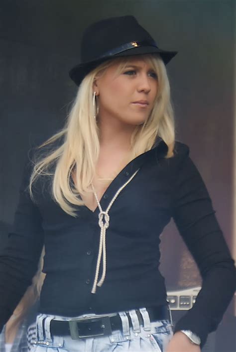 She is best known for achieving third place in the fifth season of german casting show deutschland sucht den superstar. Lisa Bund - Wikipedia