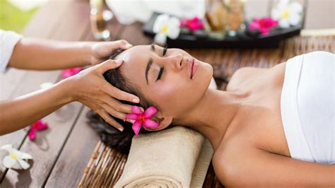 This Weekend Try Any Of These 5 Massages And Give Yourself A Chill Pill Healthshots
