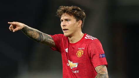 Manchester United Star Victor Lindelof Catches Thief Who Snatched Bag From Woman In Her 90s