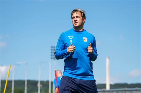 Es sieht danach aus, als wenn kevin pannewitz in der neuen saison beim vfl wolfsburg seine schuhe schnürt. Betrunken beim Training? Pannewitz in Jena suspendiert - liga3-online.de
