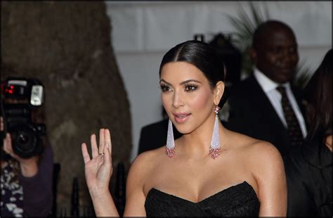Important Life Lessons We Can All Learn From Kim Kardashian Serving