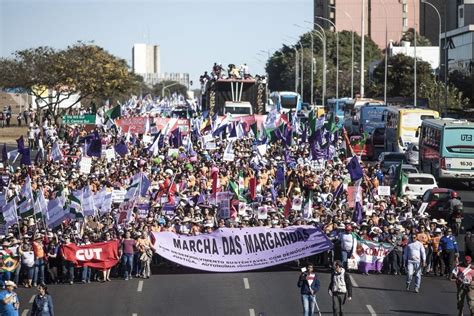 Marcha Das Margaridas Leva 100 Mil Mulheres Do Campo A Brasília Sociedade Cartacapital