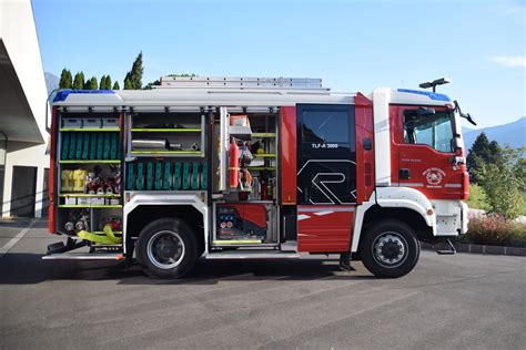 Helme für die feuerwehr sind überlebenswichtig und müssen mit einem visier und dem passenden nackenschutz ausgestattet sein. Tanklöschfahrzeug - Freiwillige Feuerwehr Marling