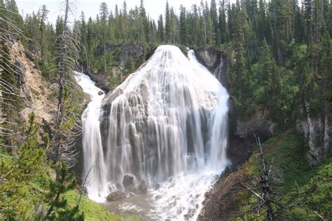 Guide To The Best Waterfalls In Yellowstone National Park World Of Waterfalls