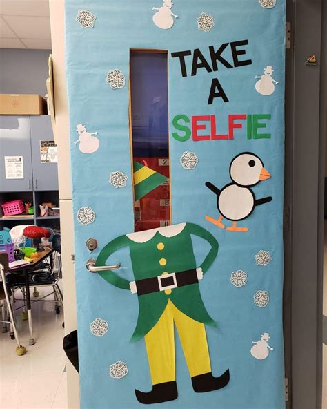 30 Easy Christmas Door Decorating Ideas
