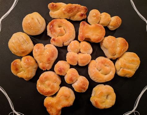 Maybe you would like to learn more about one of these? Recipe for Mazapán de Toledo - Christmas Cookies from Spain