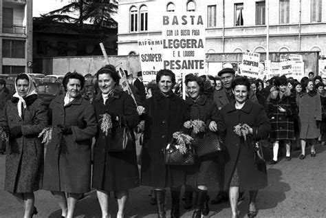 Marzo Una Storia Al Femminile Lunga Un Secolo Corriere It